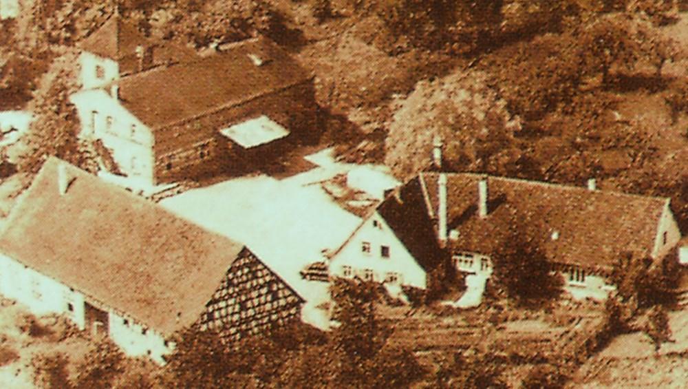 Willhelm Bott funda la empresa bott en 1930