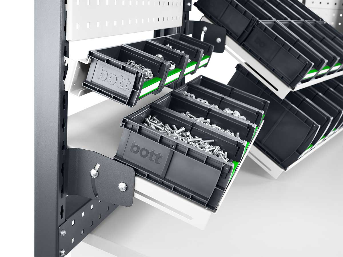 Cajas de piezas pequeñas para un estante Kanban